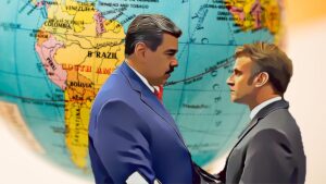 Cartoonized photo of the meeting between Venezuelan President Nicolás Maduro and French President Emmanuel Macron, with a map of South America in the background. Photo: nicolaporro.it.