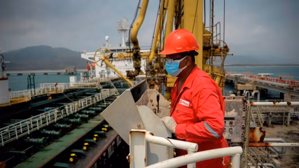 Venezuelan oil worker. File photo.