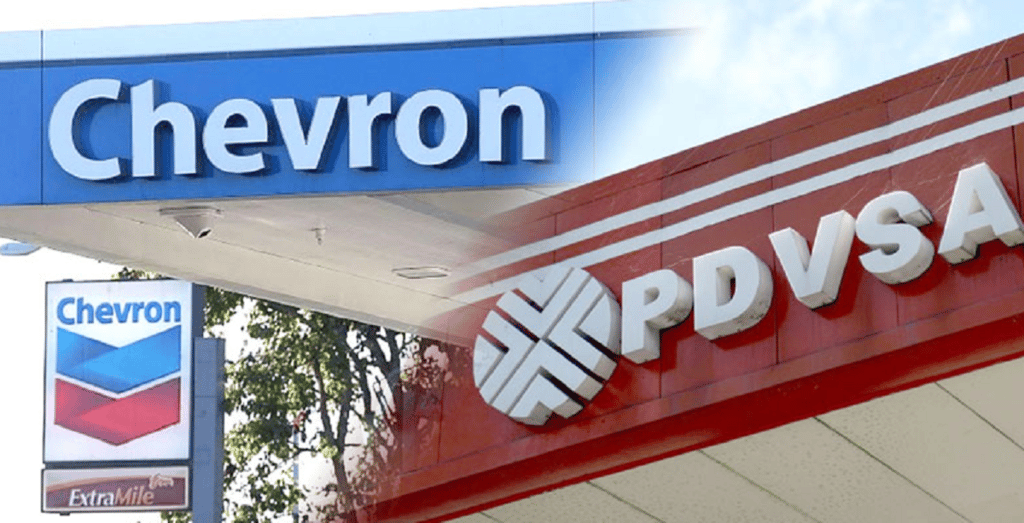 Photo composition showing the Chevron logo (left) and the PDVSA logo (right). Photo: QuePasa.com.