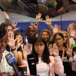 Licypriya Kangujam during an event with young activists in the COP27 conference. Photo: EFE.