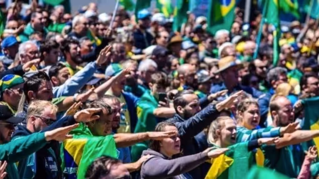 Bolsonarists protesting Lula victory with Nazi salutes. Photo: File.