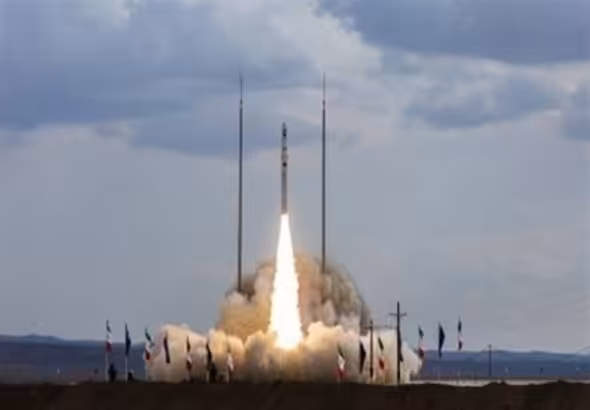 The launch of Qaem 100 three-stage solid fuel suborbital carrier on November 5, 2022. Photo: Press TV