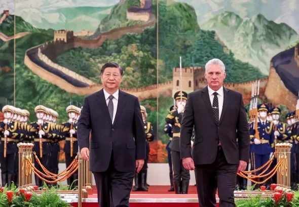 Chinese President Xi Jinping (left) and Cuban President Miguel Díaz-Canel (right). Photo: Xinhua