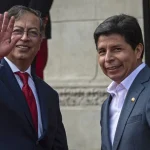 Colombian President Gustavo Petro (left) and Peruvian President Pedro Castillo (right) before a meeting at the Government Palace in Lima, on August 29, 2022. Photo: AFP/Ernesto Benevides.