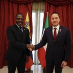 Equatorial Guinean minister for mines and hydrocarbons, Gabriel Mbaga Obiang Lima (left) shaking hands with Venezuelan minister for foreign affairs, Carlos Faria (right). Photo: Twitter/@Fariacrt.