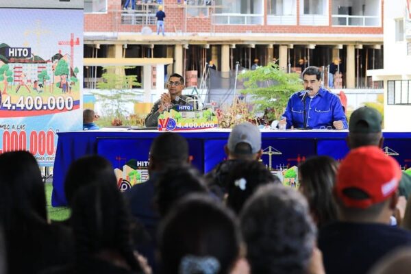 Venezuelan President Nicolás Maduro in a ceremony delivering house number 4.4 million. Photo: Twitter/@ViceVenezuela.