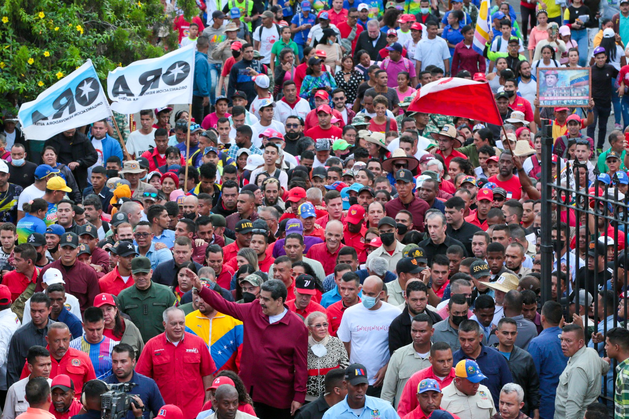 President Maduro marches with thousands of people to commemorate the Day of Love and Loyalty for Commander Hugo Chávez, in Caracas, December 8, 2022. Photo: Presidential Press