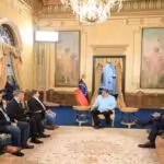 President Maduro in a meeting with representatives of Neighborhood Force opposition party at Miraflores Palace, on December 16, 2022. Photo: Presidential Press.