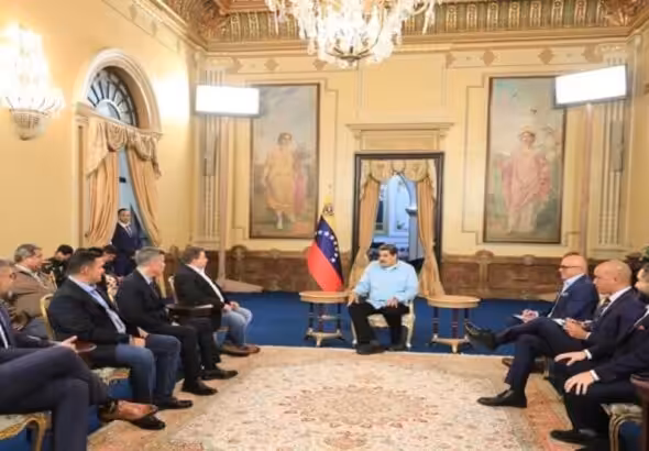 President Maduro in a meeting with representatives of Neighborhood Force opposition party at Miraflores Palace, on December 16, 2022. Photo: Presidential Press.