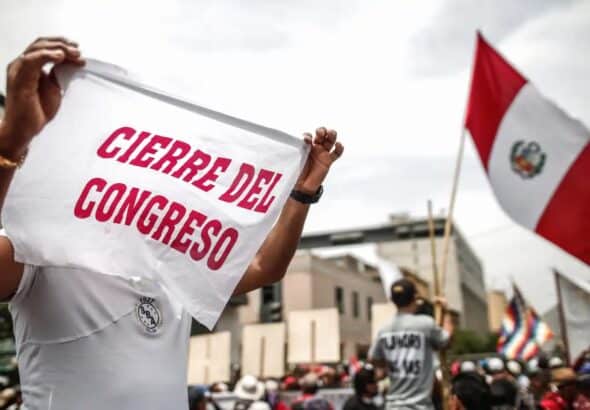 Protest in Lima calling for the dissolution of Congress after the parliamentary coup against the president of Peru, Pedro Castillo. Photo: EFE.