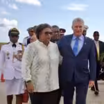 Cuban President Díaz-Canel is received at the Barbados Airport by Prime Minister Mía Amor Mottley. photo: Alejandro Azcuy.