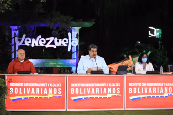 Venezuelan President Nicolas Maduro during a televised address, escorted by Deputy Diosdado Cabello and Vice President Delcy Rodríguez. Photo: Presidential Press.