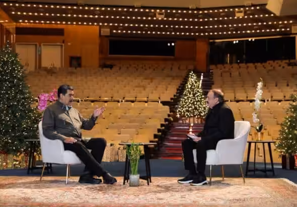 The president of Venezuela, Nicolás Maduro (left) being interviewed by renowned Spanish journalist Ignacio Ramonet (right), on January 1, 2023. Photo: Presidential Press.