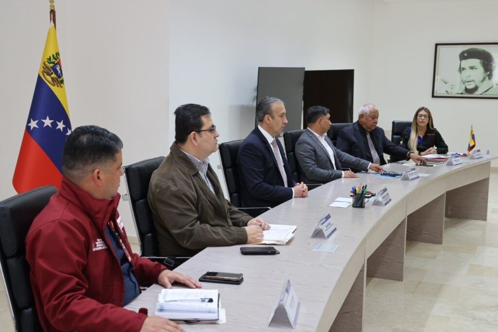 Venezuelan Minister of Petroleum Tareck El Aissami escorted by the new PDVSA board of directors after the swearing-in ceremony this Monday, January 9, 2023. Photo: PDVSA.