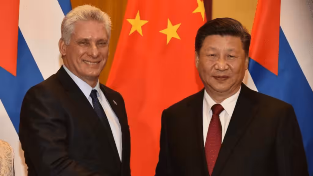 President of Cuba Miguel Díaz-Canel with the General Secretary of the CCCP Xi Jinping. File photo.