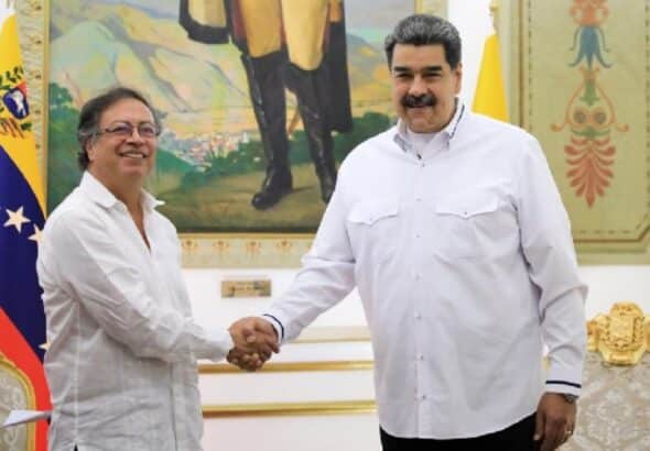 The president of Venezuela, Nicolás Maduro, shakes hands with the president of Colombia, Gustavo Petro, in Miraflores Palace, Caracas, on January 7, 2023. Photo: Twitter/@NicolasMaduro.