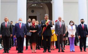 Venezuelan President Nicolás Maduro next to his wife, Deputy Cilia Flores, alongside top-ranked government officials and deputies before his annual address to the nation, January 12, 2023. Photo: Marcelo Garcia.