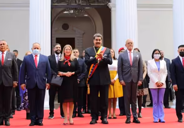 Venezuelan President Nicolás Maduro next to his wife, Deputy Cilia Flores, alongside top-ranked government officials and deputies before his annual address to the nation, January 12, 2023. Photo: Marcelo Garcia.