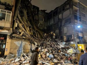 Building destroyed by the earthquake in Türkiye. Photo: Anadolu.