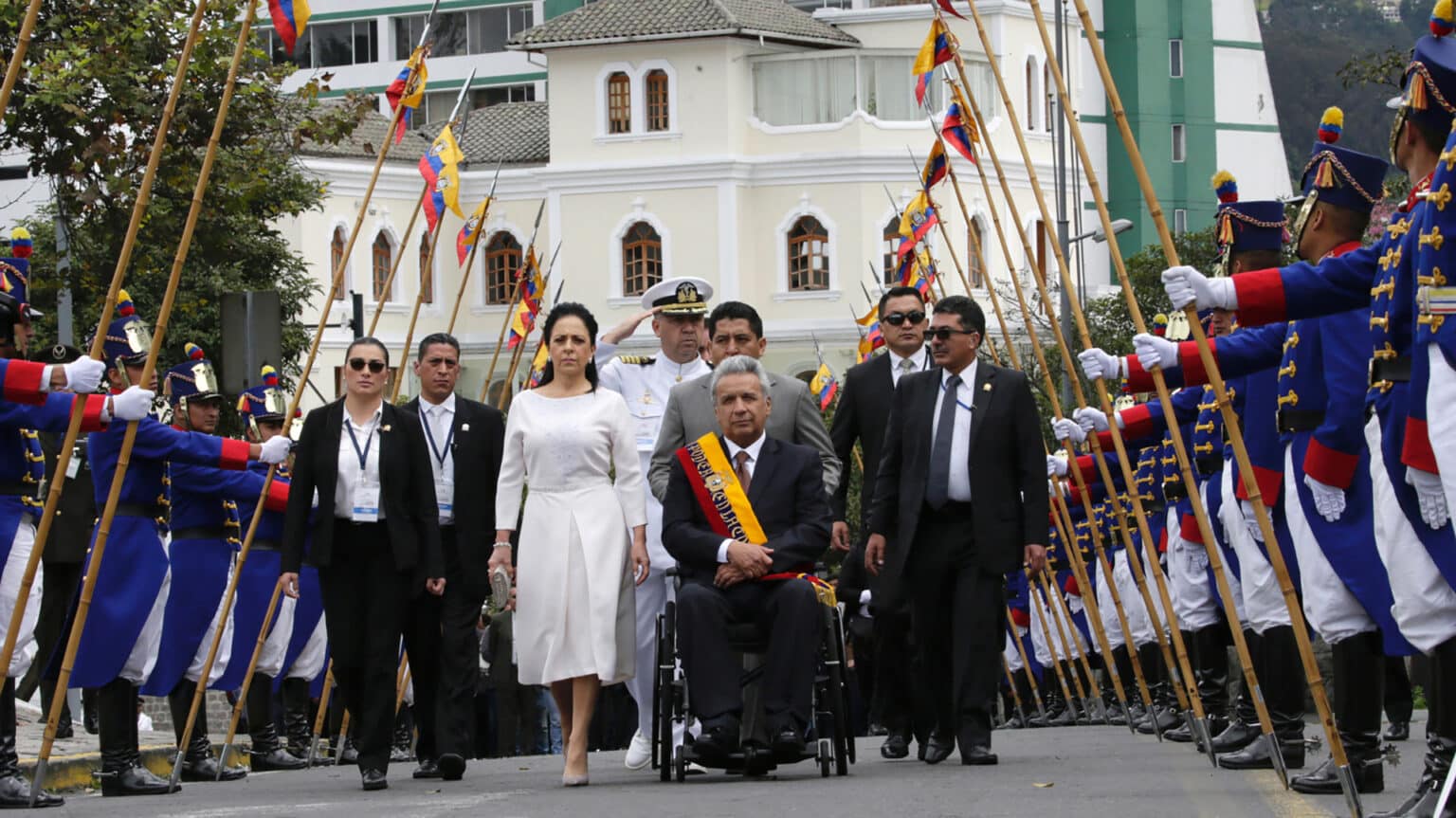 Former Ecuadorian President Lenin Moreno (right) and his wife, Rocío González, during a ceremony. Photo: Dolores Ochoa/ AP/File photo.