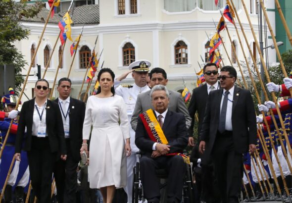 Former Ecuadorian President Lenin Moreno (right) and his wife, Rocío González, during a ceremony. Photo: Dolores Ochoa/ AP/File photo.