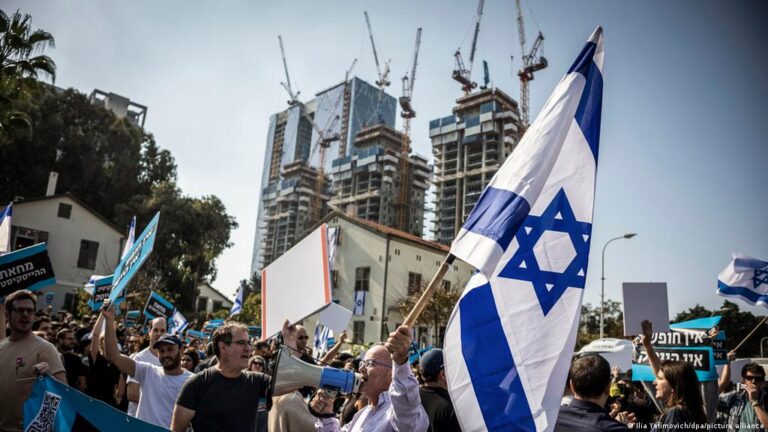 Palestinians have been excluded from recent Israeli demonstrations. Photo: Ilia Yefimovich/DPA images.