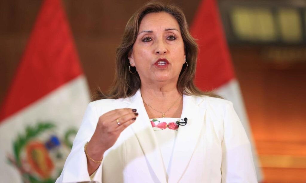 The de facto president of Peru, Dina Boluarte, announces her decision to withdraw the Peruvian ambassador to Mexico. Photo: Twitter/@presidenciaperu.