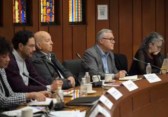 Colombian government delegates discuss various initiatives during peace talks with the ELN in Mexico. Photo: Twitter/@ComisionadoPaz.