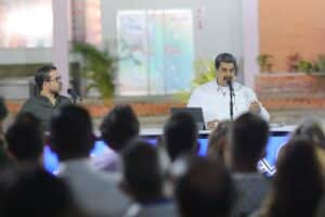 Venezuelan President Nicolás Maduro (right) next to the governor of Carabobo state, Rafael Lacava (left), during a televised meeting installing healthcare facilities in different parts of the country. Photo: Twitter/@MIPPCI.
