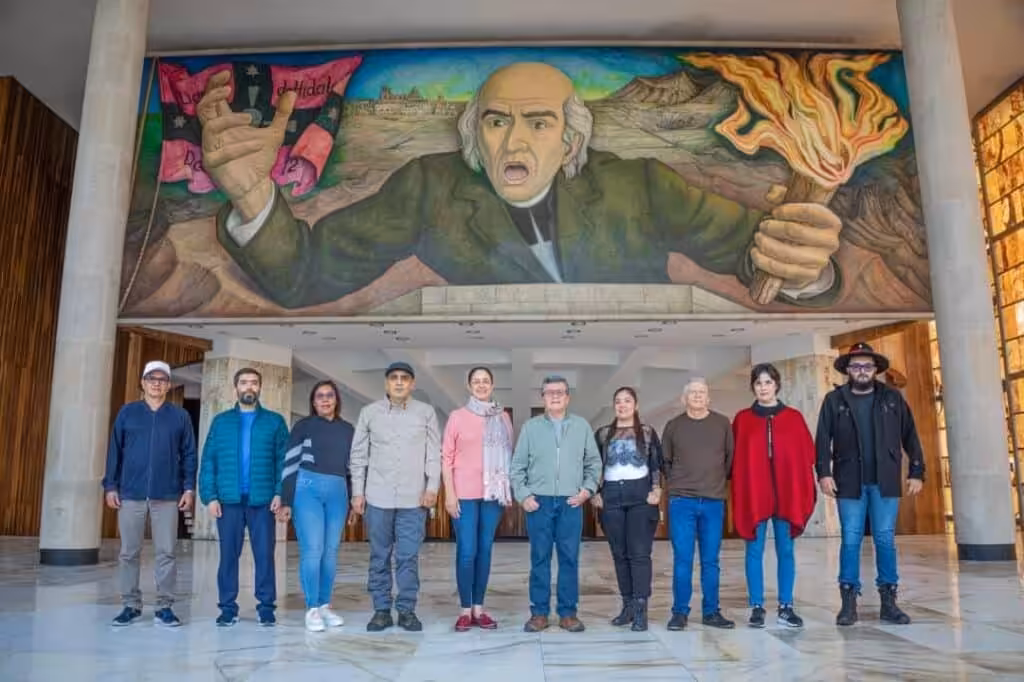The delegation participating in the second round of peace talks between the Colombian government and the ELN, to begin in Mexico City on February 13, 2022. Photo: Twitter/@williamparra.