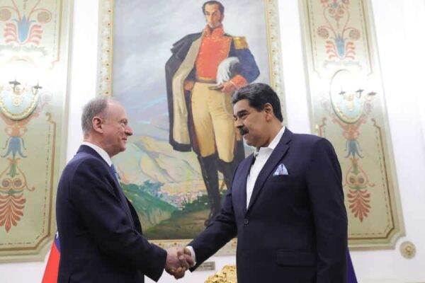 Venezuelan President Nicolas Maduro (right) and Russian Secretary of the Security Council Nikolai Patrushev (left) shaking hands during the official visit of the top Russian official to Venezuela's Miraflores Palace, Caracas, February 28. Photo: Venezuela's Presidential Press.