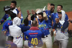 The Venezuelan baseball team celebrating after defeating the Colombian team and reaching the Caribbean Series 2023 finals, February 9, 2023.
