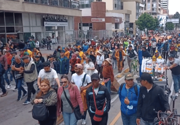 Petro supporters marching in Bogotá on Tuesday, February 14, 2023. Photo: Video screenshot/Twitter/@HSBnoticias.