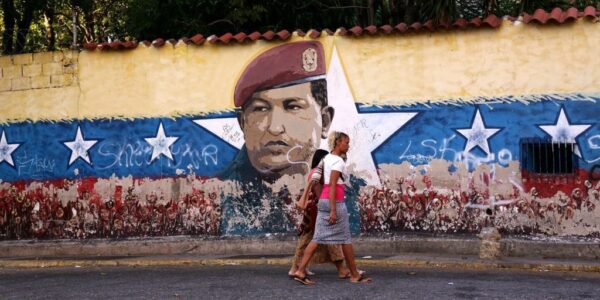 Mural of Comandante Hugo Chávez in Caracas, Venezuela. Photo: Edilzon Gamez/Getty.