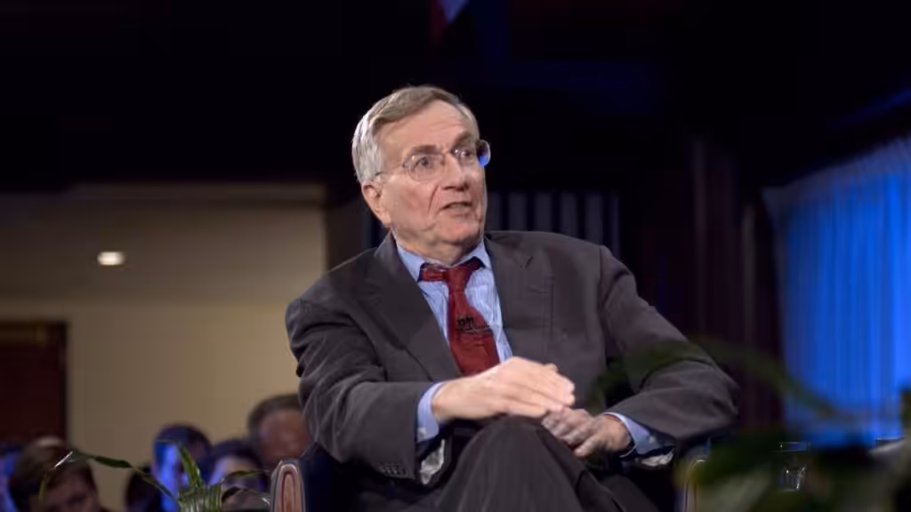 Seymour Hersh during a public conversation. Photo: Europa Press via Misión Verdad.