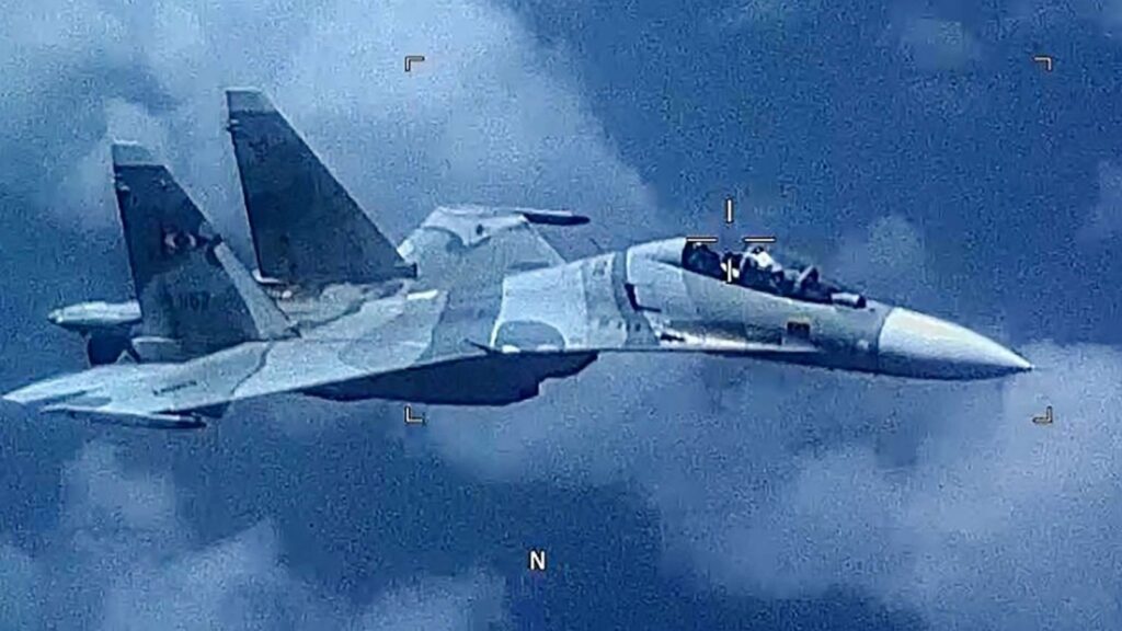 Photo of a Venezuelan SU-30 Flanker taken by a US EP-3 Aries II plane while flying inside Venezuela's Flight Information Region (FIR) without following international protocols on July 19, 2019. Photo: Michael Wimbish/US Southern Command.