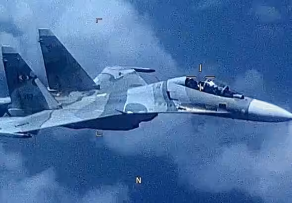 Photo of a Venezuelan SU-30 Flanker taken by a US EP-3 Aries II plane while flying inside Venezuela's Flight Information Region (FIR) without following international protocols on July 19, 2019. Photo: Michael Wimbish/US Southern Command.