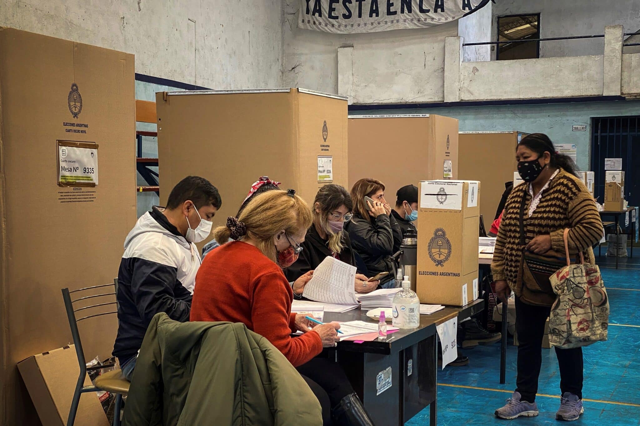 Argentinians voting in midterm elections of 2021. Photo: EFE.