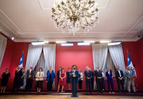 Chilean President Gabriel Boric standing in front of his new cabinet. Photo: Twitter/@GabrielBoric.