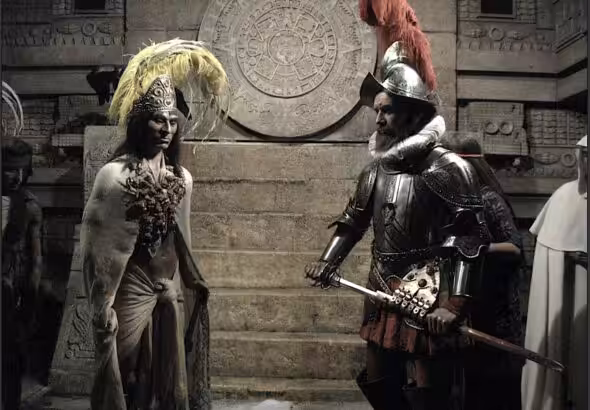 Moctezuma faces Cortés. ("Réplica de Cera de Moctezuma y Hernán Cortes). Photo: Antxoa is licensed under CC BY-NC-SA 2.0.