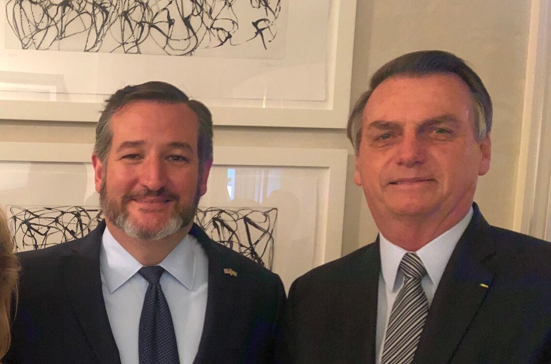 Republican Senator Ted Cruz (left) posing next to Brazilian President Jair Bolsonaro (right) during a ceremony in Dallas, Texas in 2019. Photo: Twitter/@tedcruz.