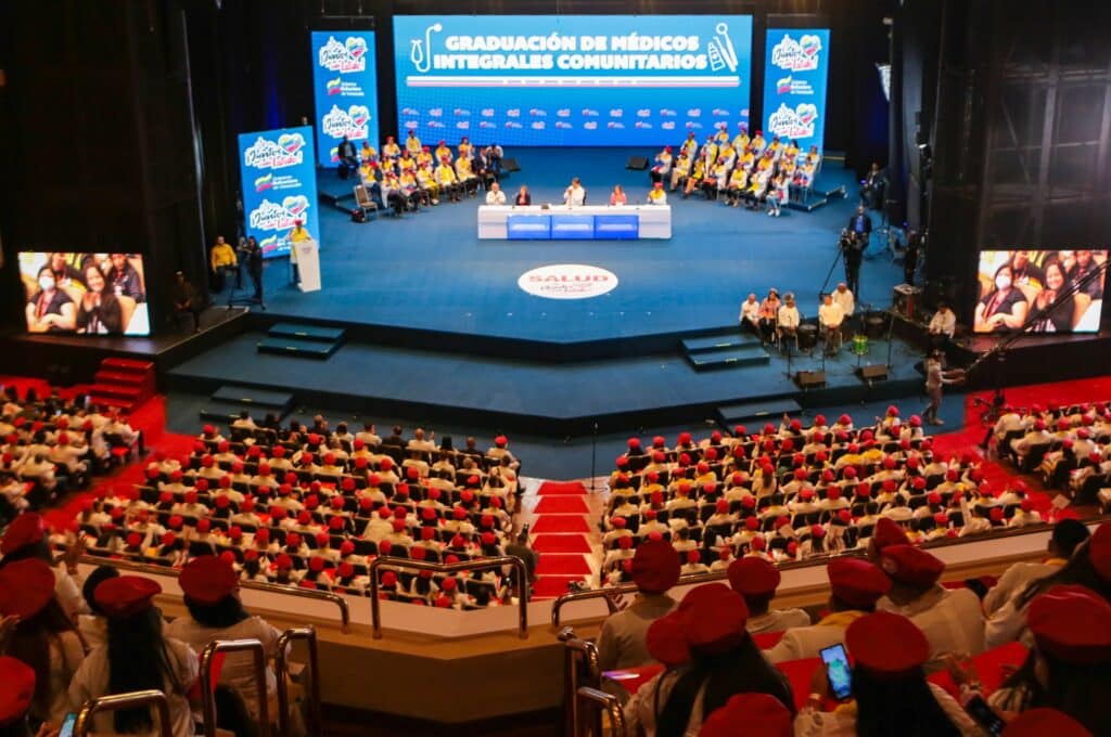 Graduation ceremony of medical professionals of Hugo Chávez Frías University of Health Sciences and Doctor Salvador Allende Latin American School of Medicine, Caracas, March 10, 2023. Photo: Presidential Press.