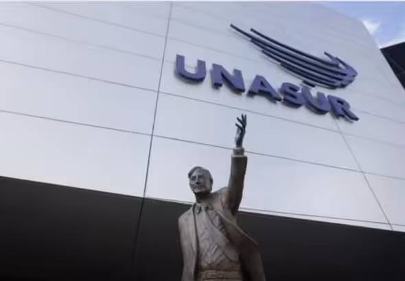 The statue of former Argentinian President Nestor Kirchner in front of the UNASUR headquarters in Ecuador. Photo: AP/File photo.