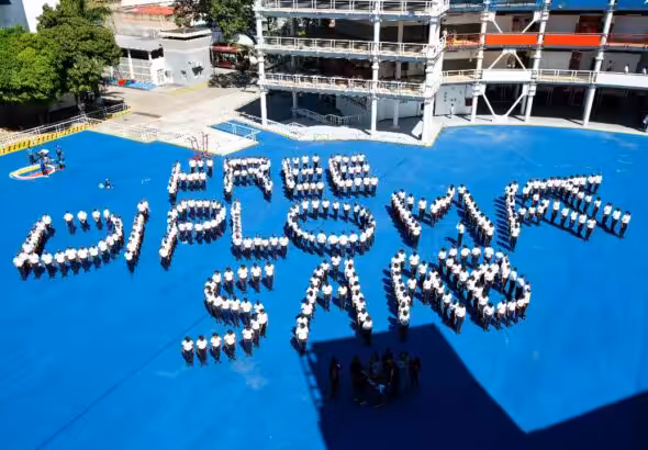 Students of the Police Academy in Caracas do a human banner with the caption: "Free Diplomat Saab." Photo: Twitter/@CrixoVzl.