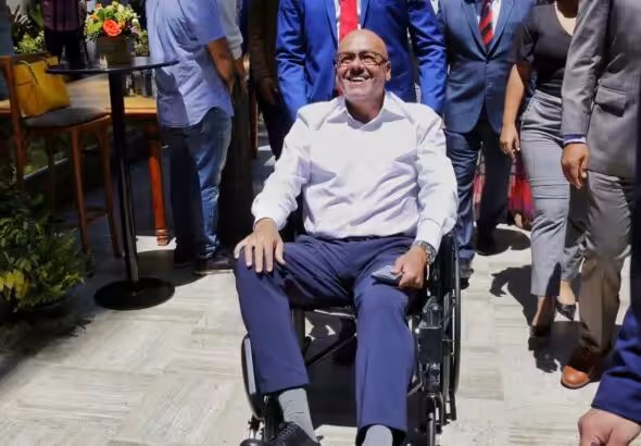 Deputy Jorge Rodríguez, president of the Venezuelan National Assembly, entering the chamber in a wheelchair. Caracas, March 2, 2023. Photo: Twitter/@jorgepsuv.