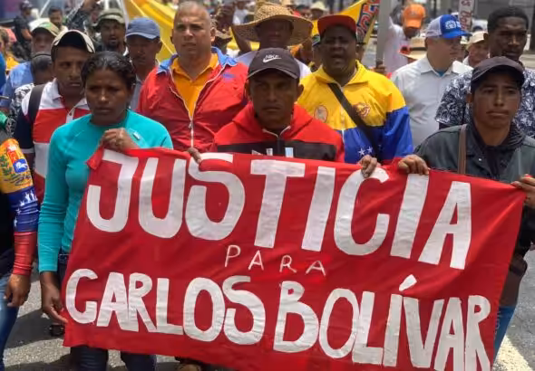 Venezuelan peasant activists marching in Caracas to demand justice for the assassination of Carlos Bolívar in Guárico state. Photo: Diario VEA.
