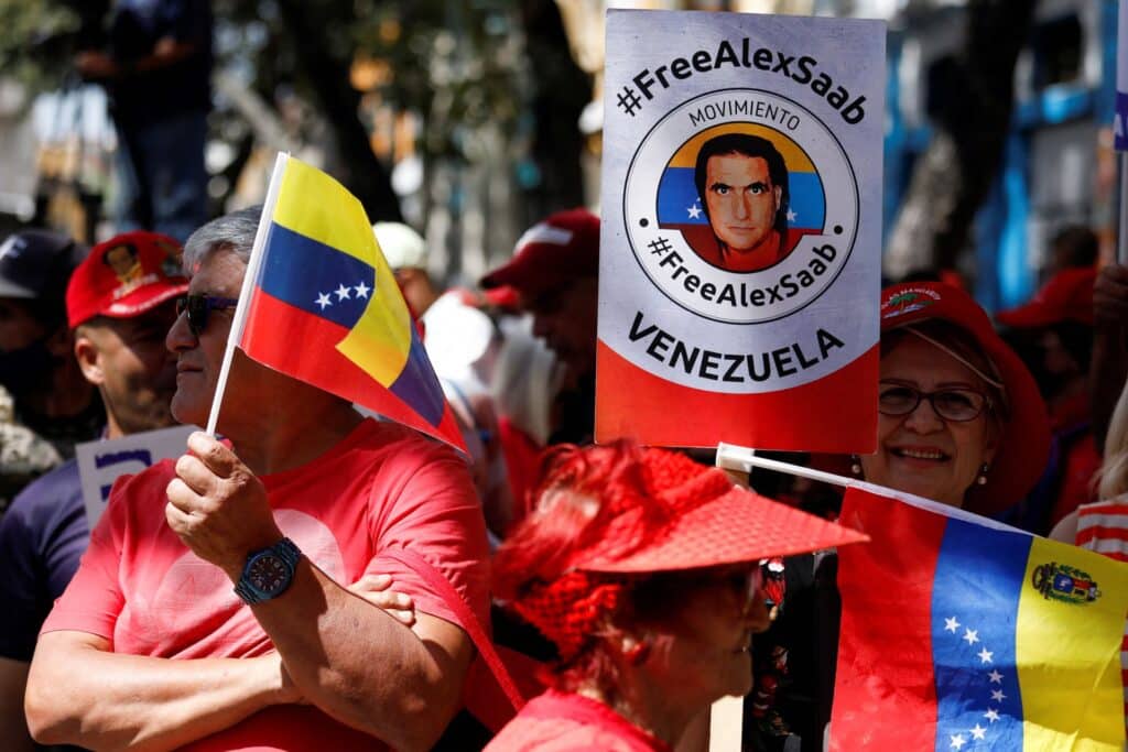 Venezuelans rally in Caracas demanding freedom for diplomat Alex Saab, who is currently illegally detained in the US and requires urgent medical attention. Reuters/Leonardo Fernández Viloria.
