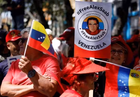 Venezuelans rally in Caracas demanding freedom for diplomat Alex Saab, who is currently illegally detained in the US and requires urgent medical attention. Reuters/Leonardo Fernández Viloria.