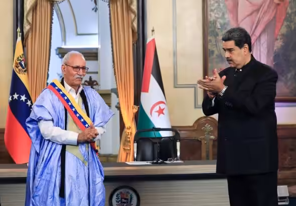 Sahrawi Arab Democratic Republic president, Brahim Ghali (left), and Venezuelan president, Nicolás Maduro (right), during a formal ceremony at Miraflores Palace in Caracas. Photo: Presidential Press.