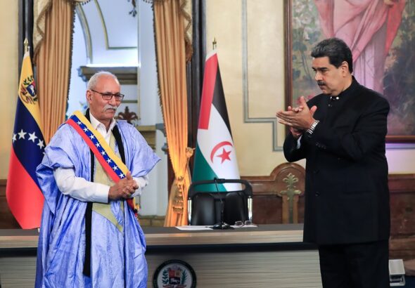 Sahrawi Arab Democratic Republic president, Brahim Ghali (left), and Venezuelan president, Nicolás Maduro (right), during a formal ceremony at Miraflores Palace in Caracas. Photo: Presidential Press.